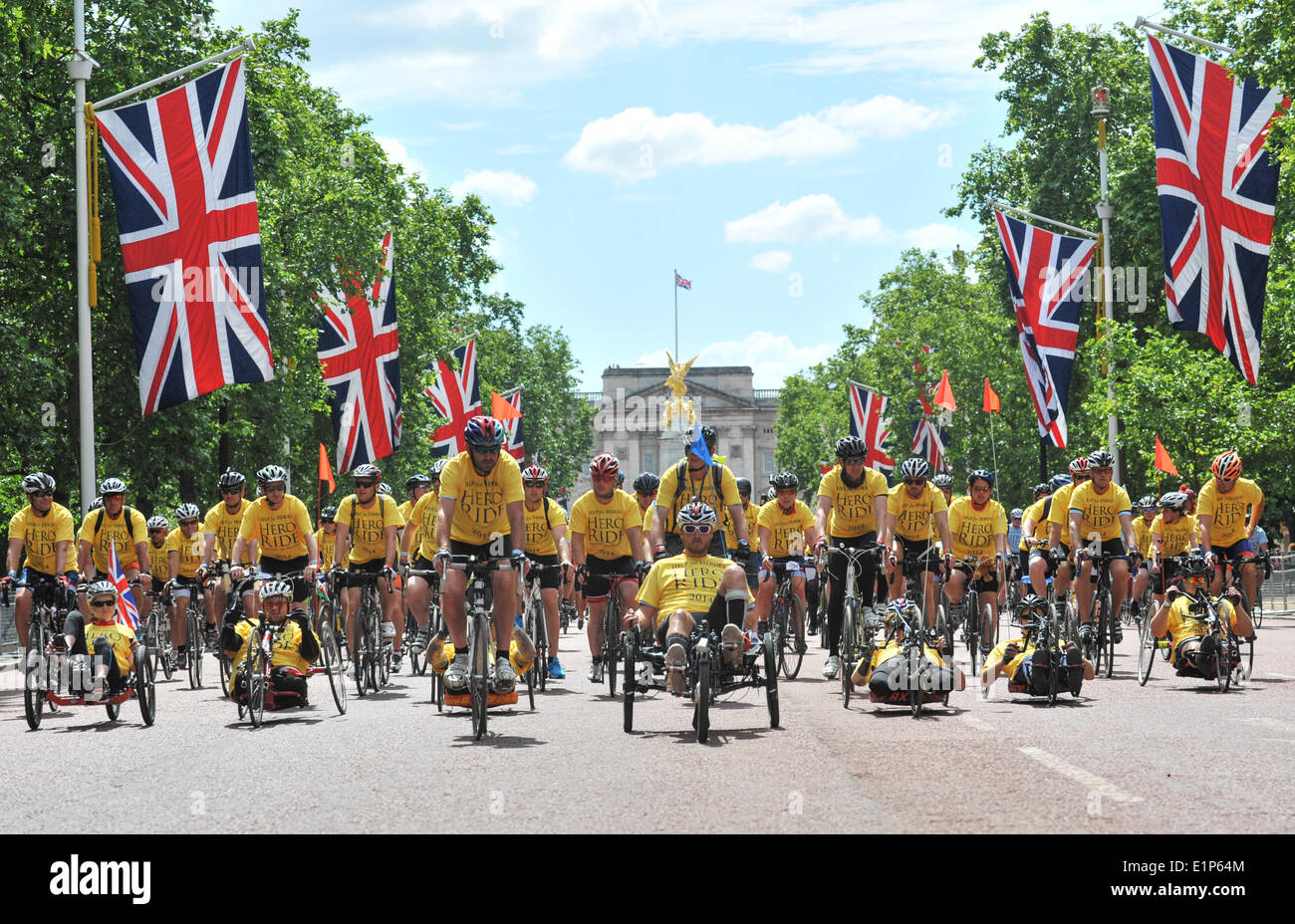 The Mall, London, UK. 8th June 2014. More than 2,000 riders make their way down The Mall as the Hero Ride comes to a finish, raising money for soldiers and their families. Credit:  Matthew Chattle/Alamy Live News Stock Photo