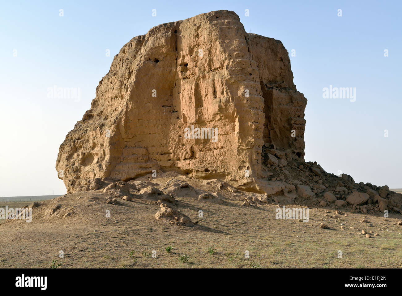 Beacon towers of Ming dynasty Great Wall in Yanchi, Ningxia, China. 2014 Stock Photo