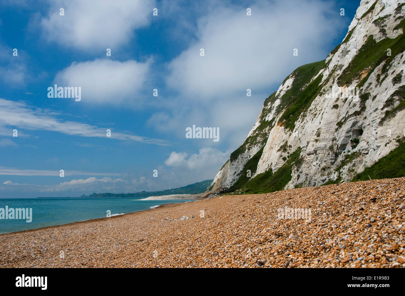 Secluded beach at the base of the White Cliffs of Dover, U.K. Samphire Hoe. Stock Photo