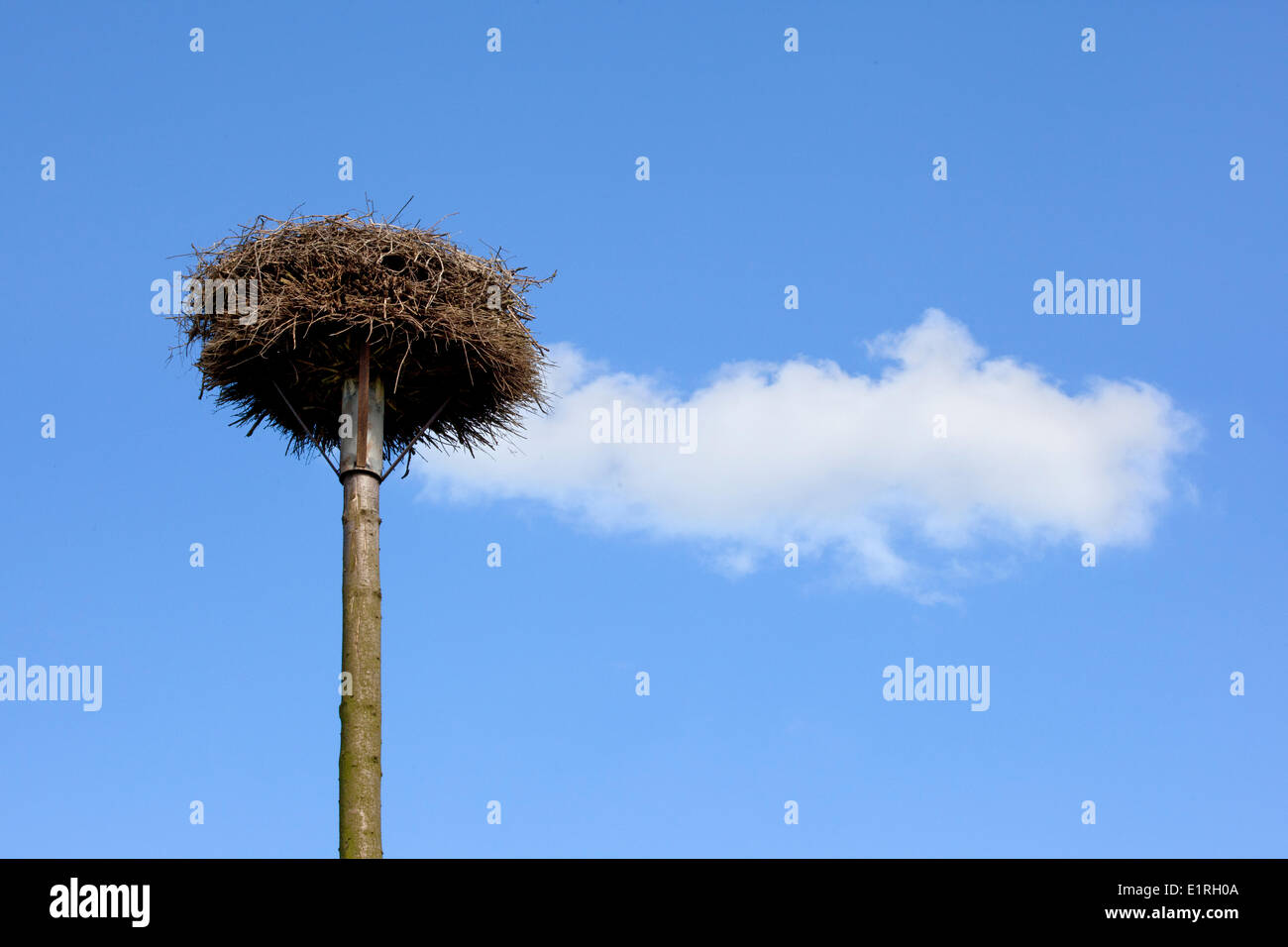 Smoke signal hi-res stock photography and images - Alamy