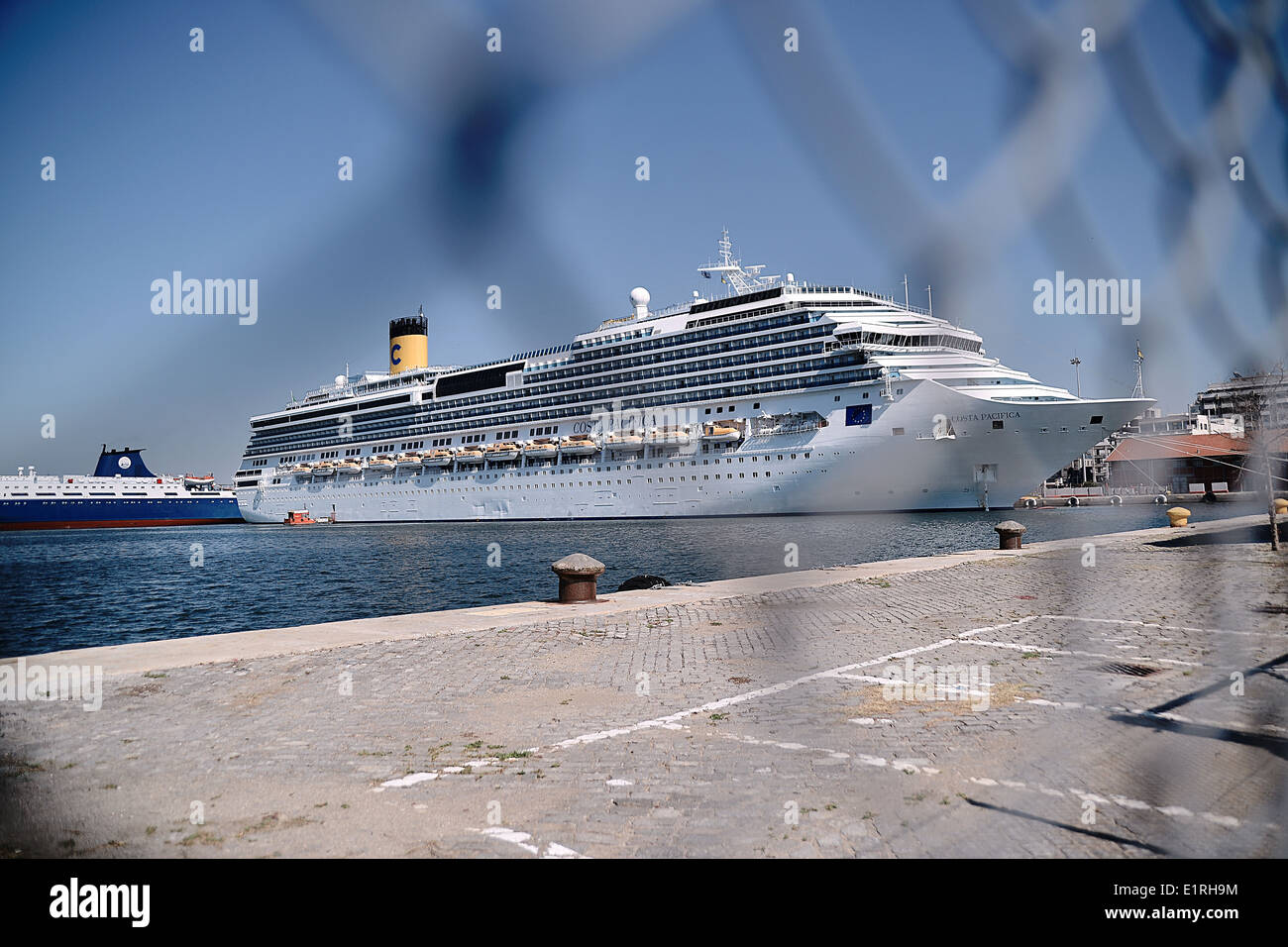 The Costa Pacifica, sister ship of Costa Concordia, docked in the port of Thessaloniki, Greece 2013 Stock Photo