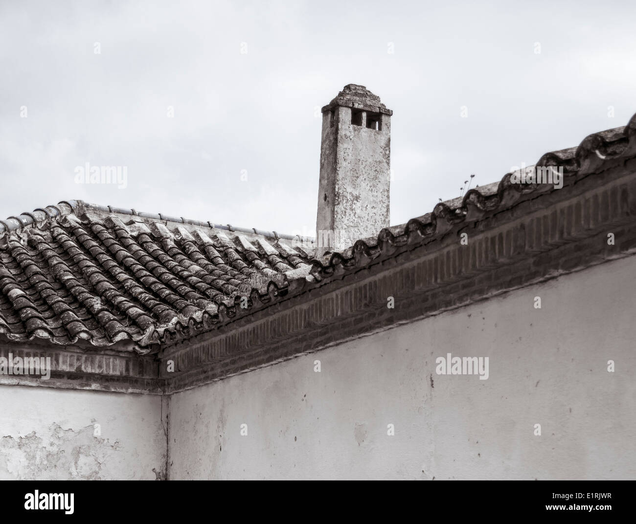 White roof hi-res stock photography and images - Alamy