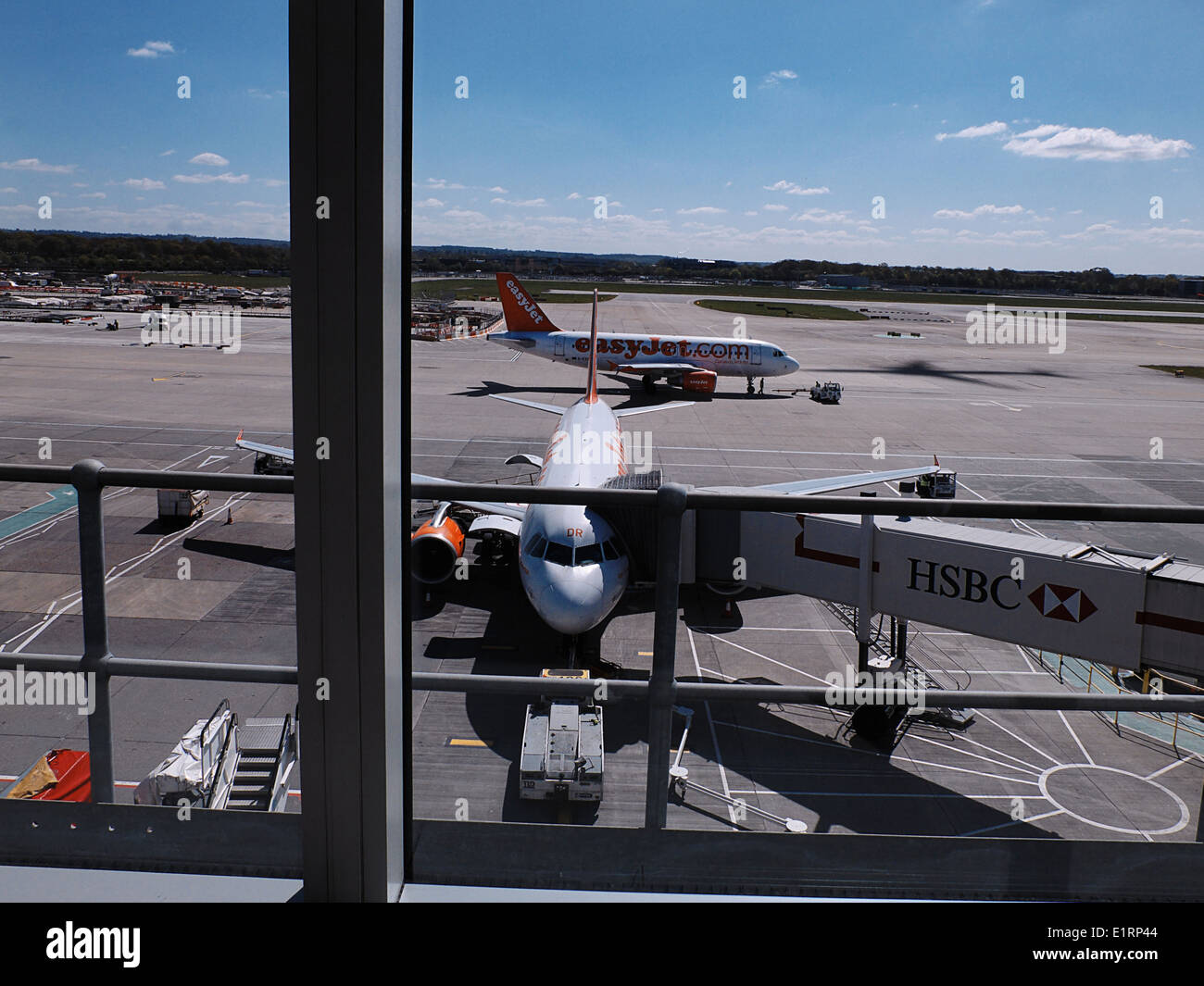 Airport Boarding Bridges High Resolution Stock Photography and Images ...