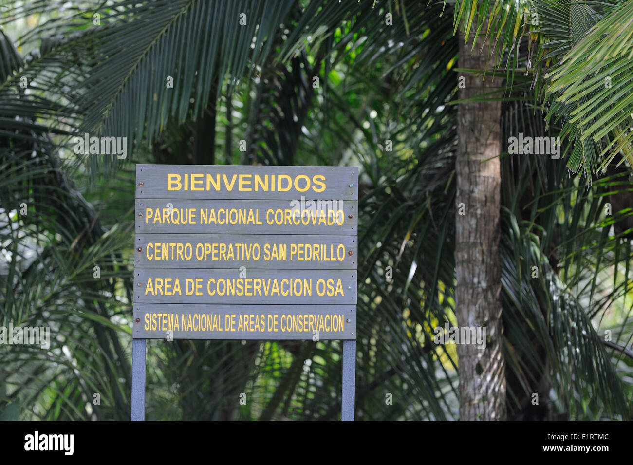 Sign saying 'Bienvenidos Parque Nacional Corcovado Centro' Stock Photo