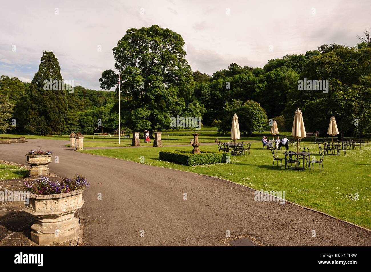 Manor house hotel castle combe hi-res stock photography and images - Alamy