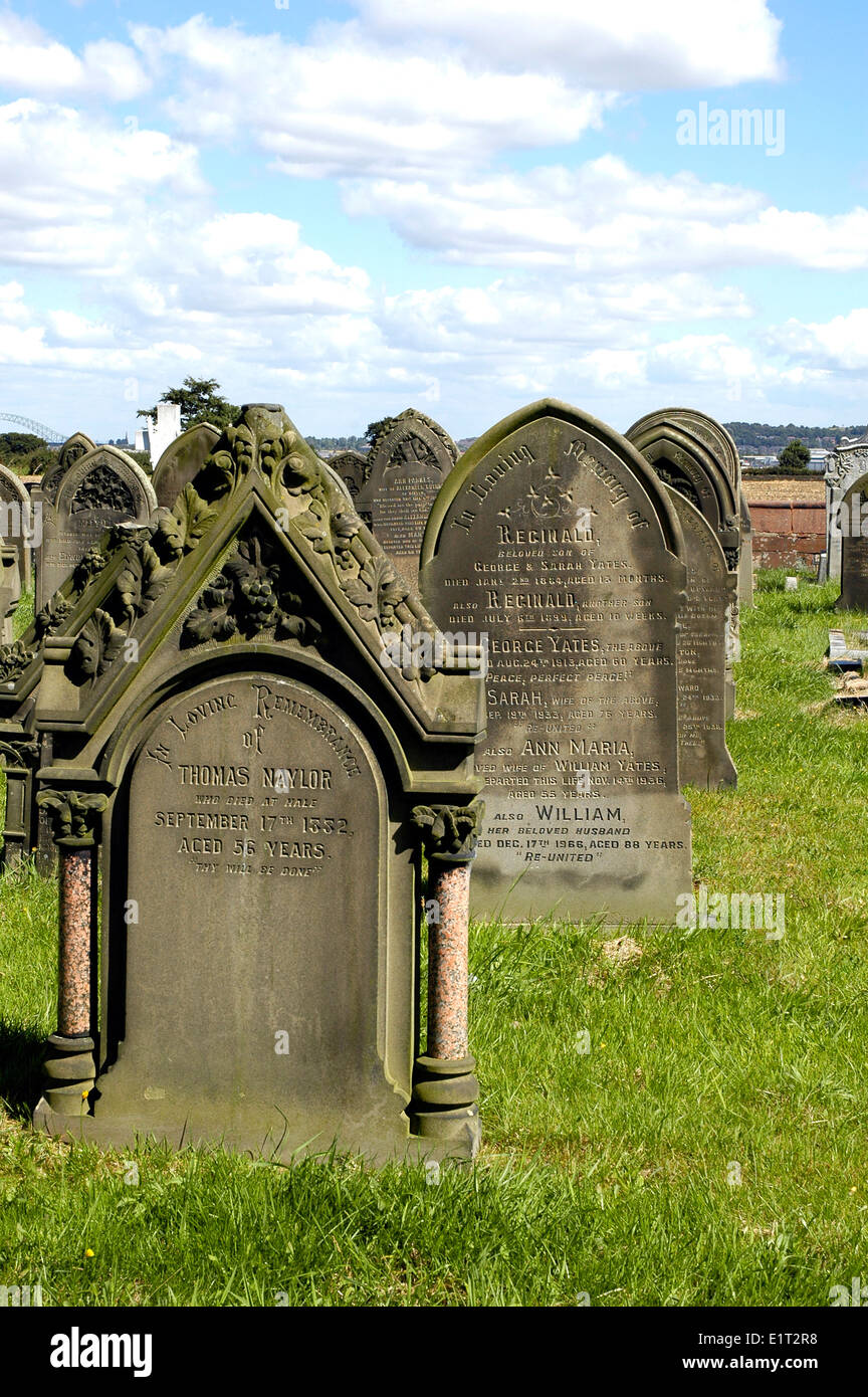 Very old headstones hi-res stock photography and images - Alamy