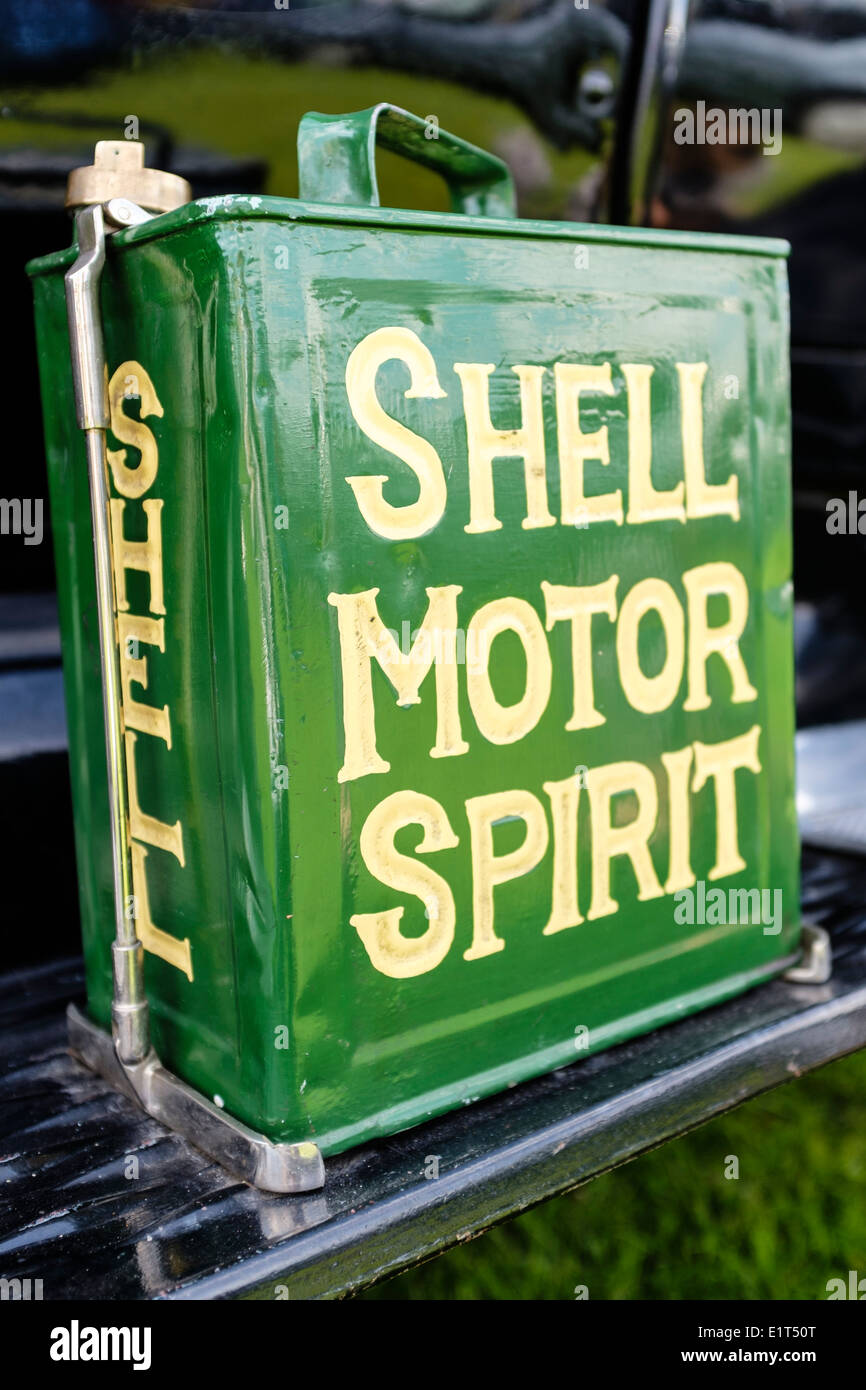 Shell motor spirit hi-res stock photography and images - Alamy