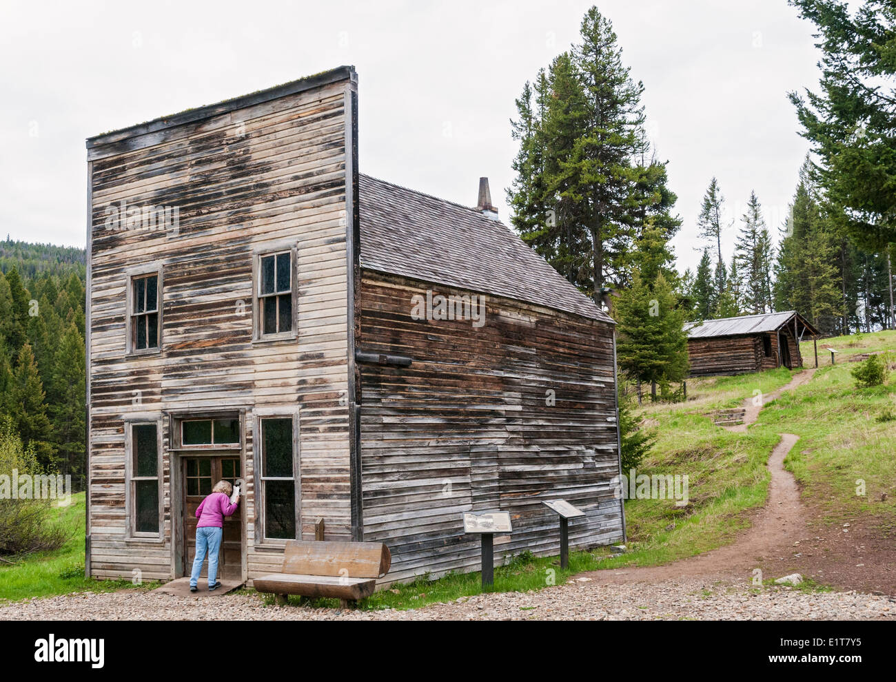 Montana, gold mining ghost town, Kelly's saloon built late