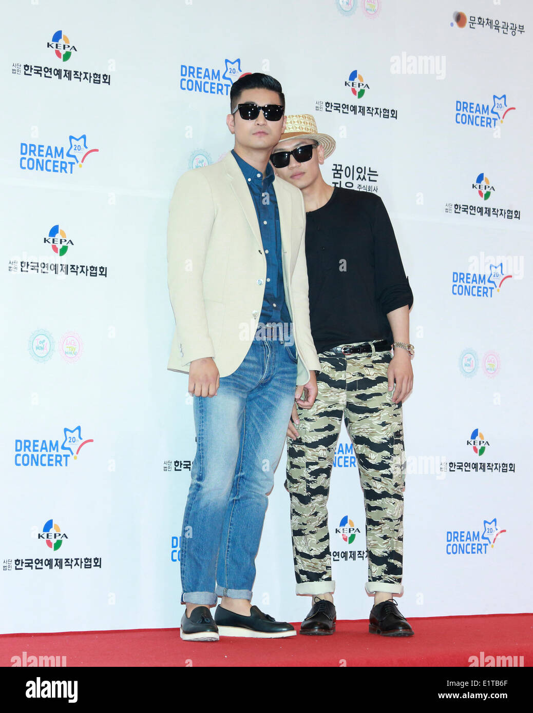 Dynamic Duo, Jun 07, 2014 : K-pop boy band Dynamic Duo pose before the ...