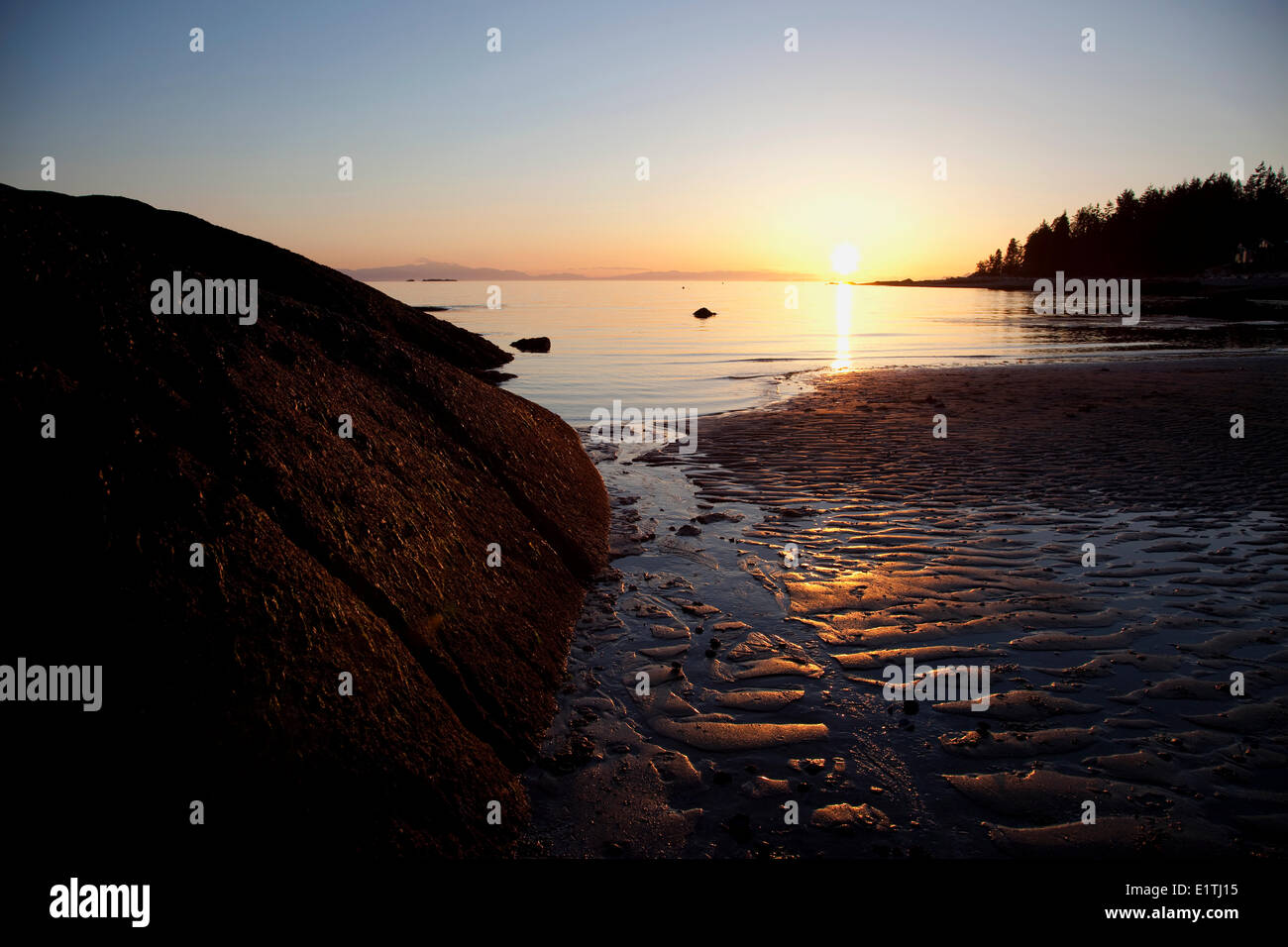 Flume Beach at Sunset, Roberts Creek Provincial Park, Strait of