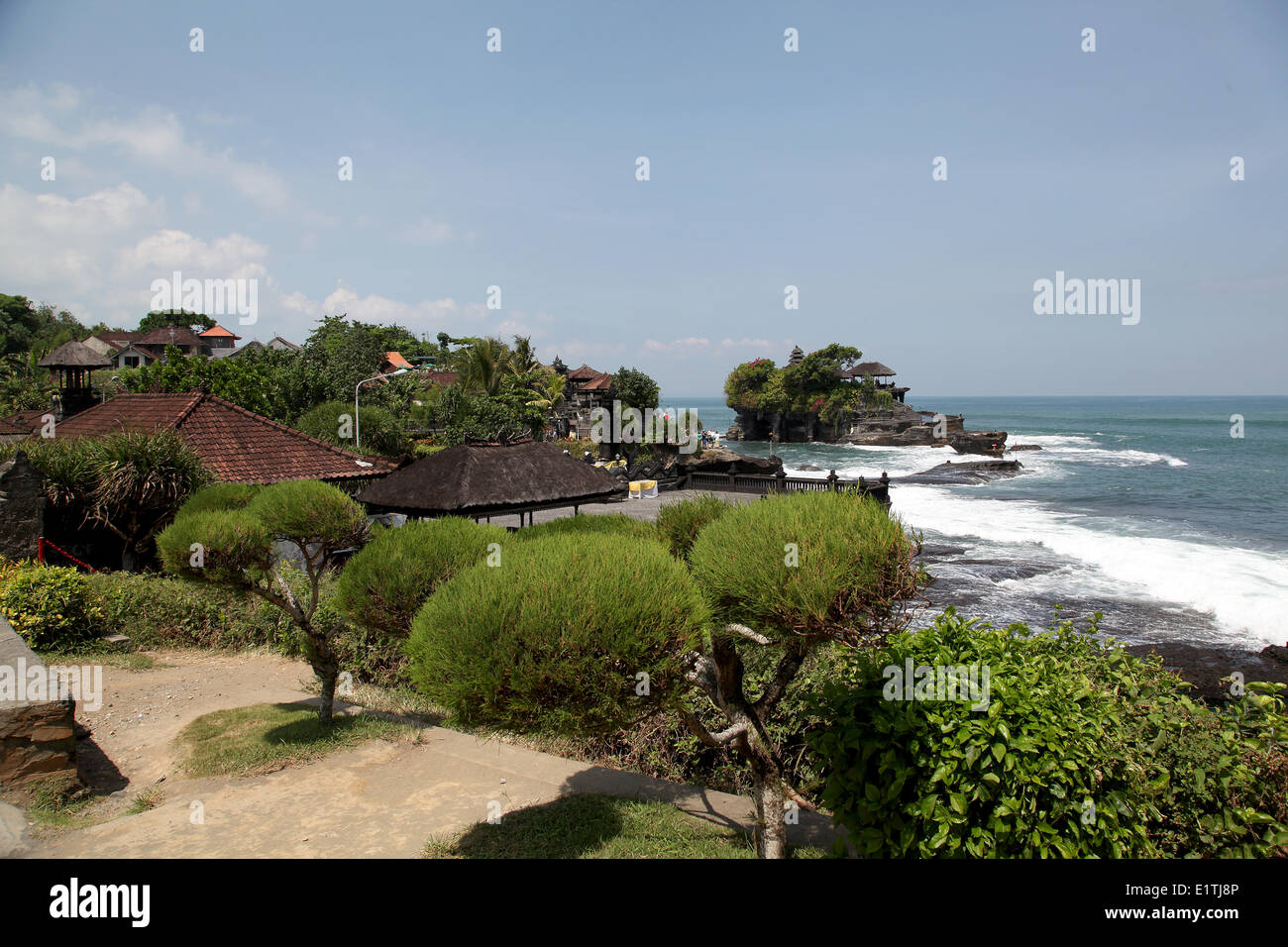 The Tanah Lot sea temple was built on top of a huge rock surrounded by the sea, around 500 years ago. The temple is one of 7 sea temples in Bali and it's considered as one of the most beautiful spots on the west cost of Bali, Indonesia, May 2, 2014. (CTK Stock Photo