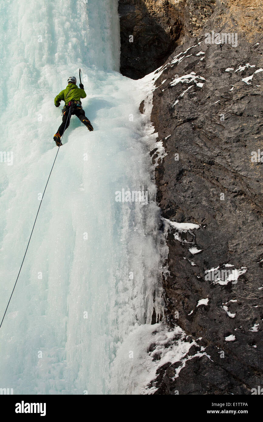 Male mountain climber snow hi-res stock photography and images - Alamy