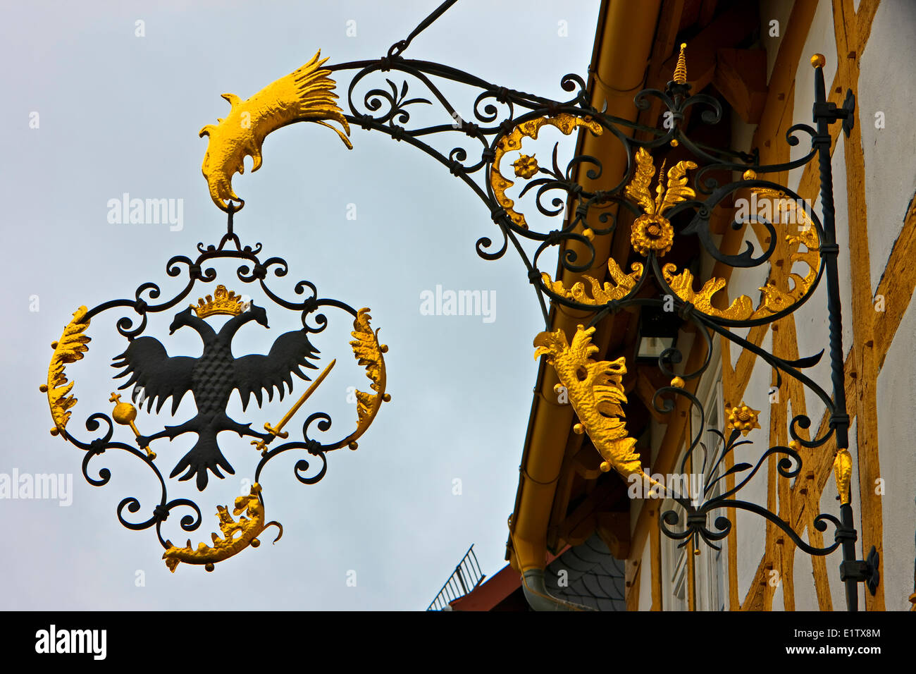 Iron bracket hi-res stock photography and images - Alamy