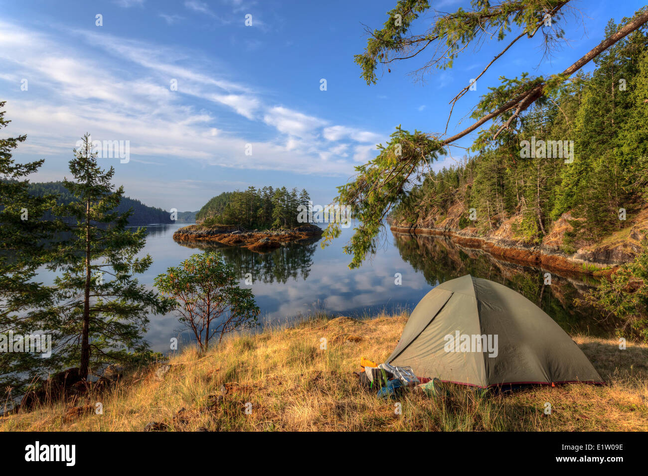 Kayakers camp on Penn Island in Sutil Channel between Read and Cortes Islands British Columbia Canada. Stock Photo