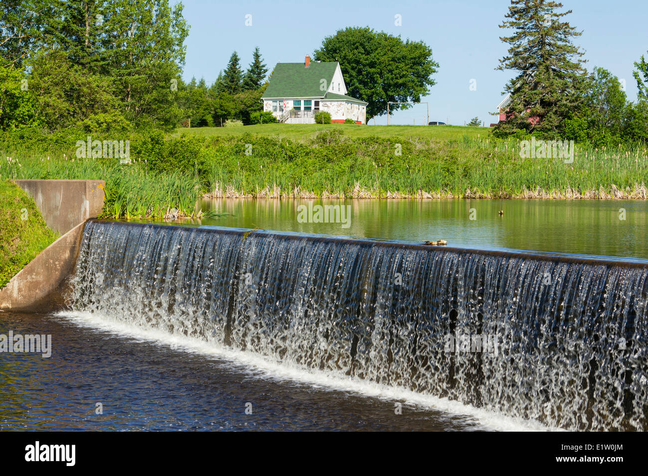 Waterfall cascade pond hi-res stock photography and images - Alamy