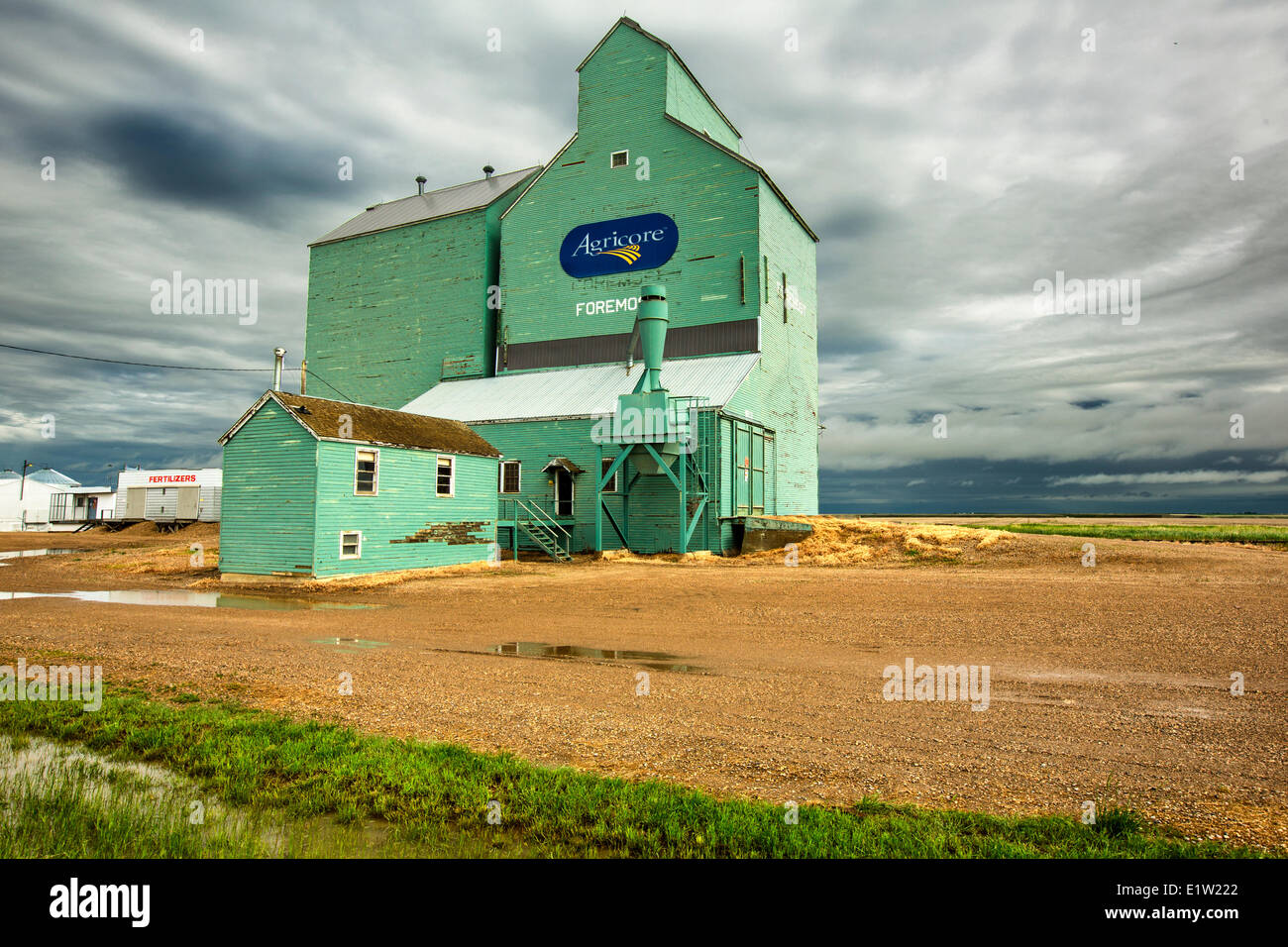 Foremost grain elevator, Alberta, Canada Stock Photo Alamy