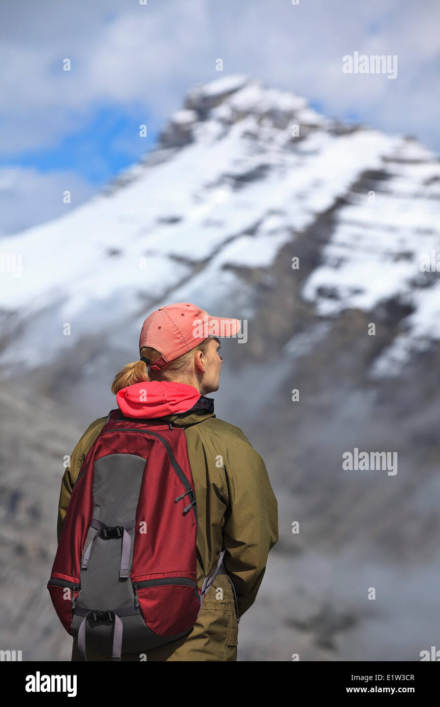 Woman hiker on parker ridge hi-res stock photography and images - Alamy