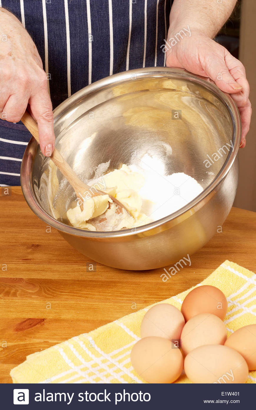 Mixing Cake Mix High Resolution Stock Photography and Images Alamy