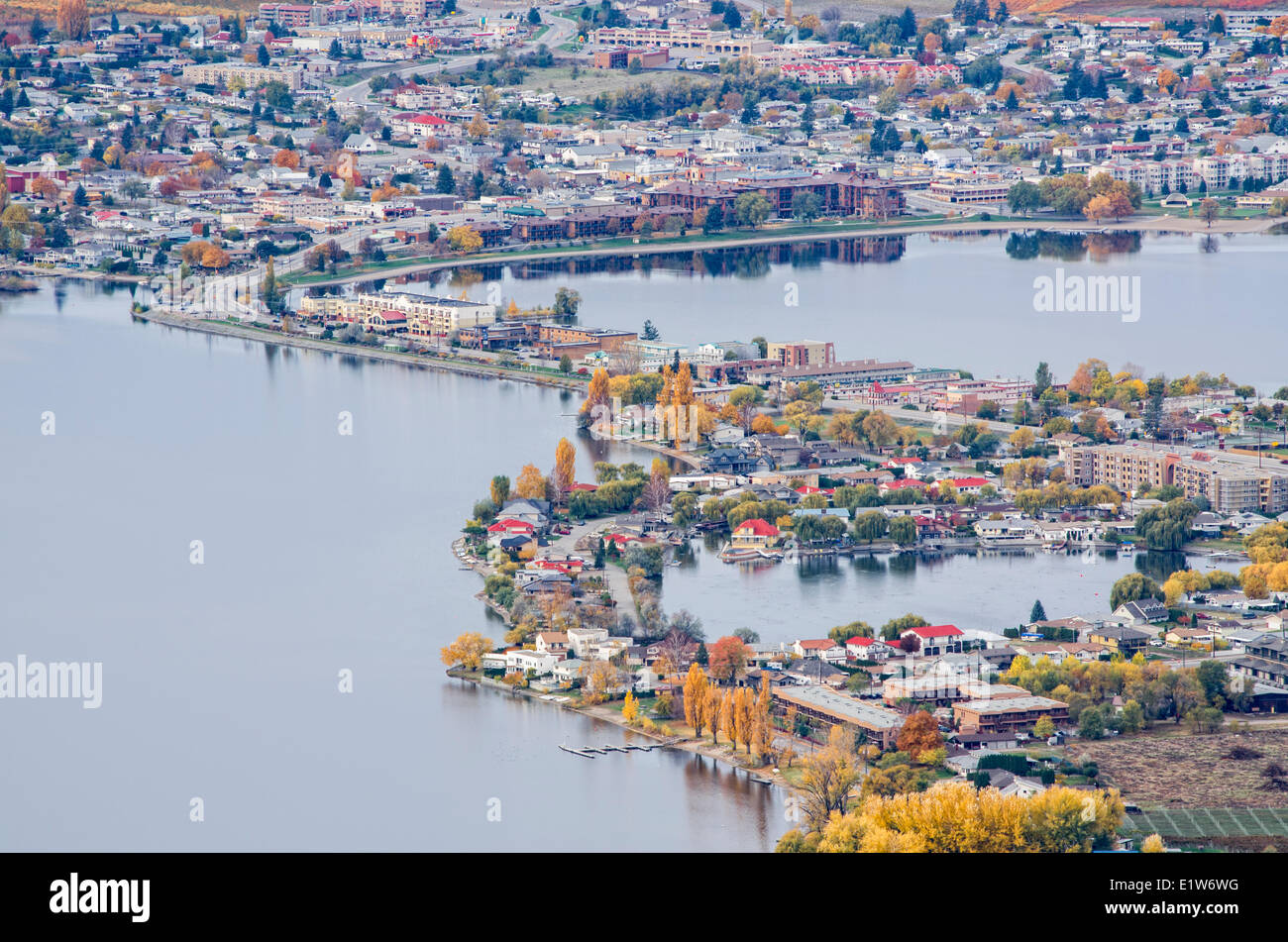 Urban living in osoyoos around osoyoos lake hires stock photography and images Alamy