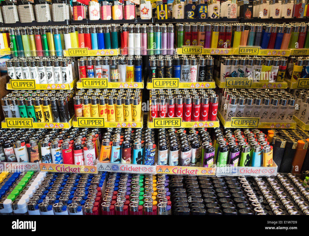 Lighter lighters hi-res stock photography and images - Alamy