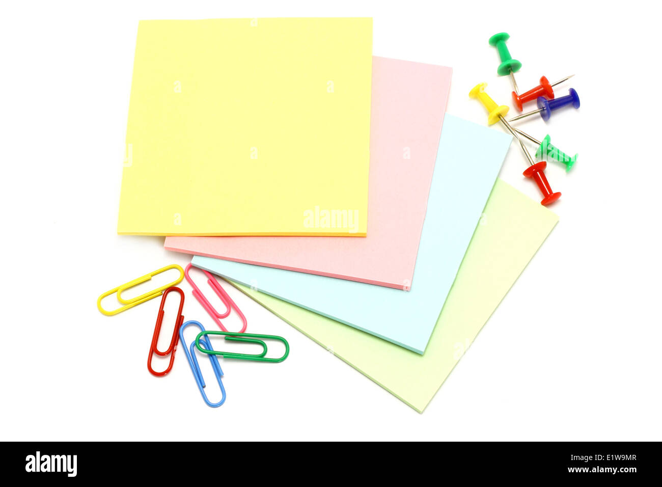 Paper clips drawing pins paper hires stock photography and images Alamy