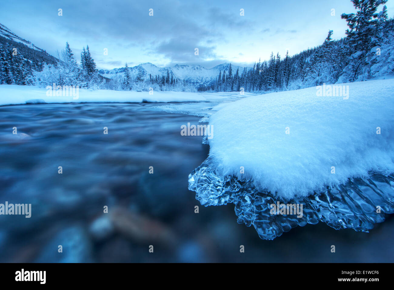 River covered ice in winter hi-res stock photography and images - Alamy