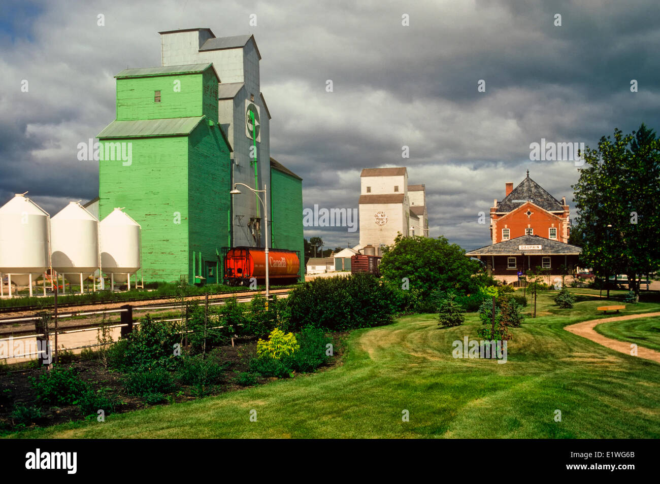 Dauphin hires stock photography and images Alamy