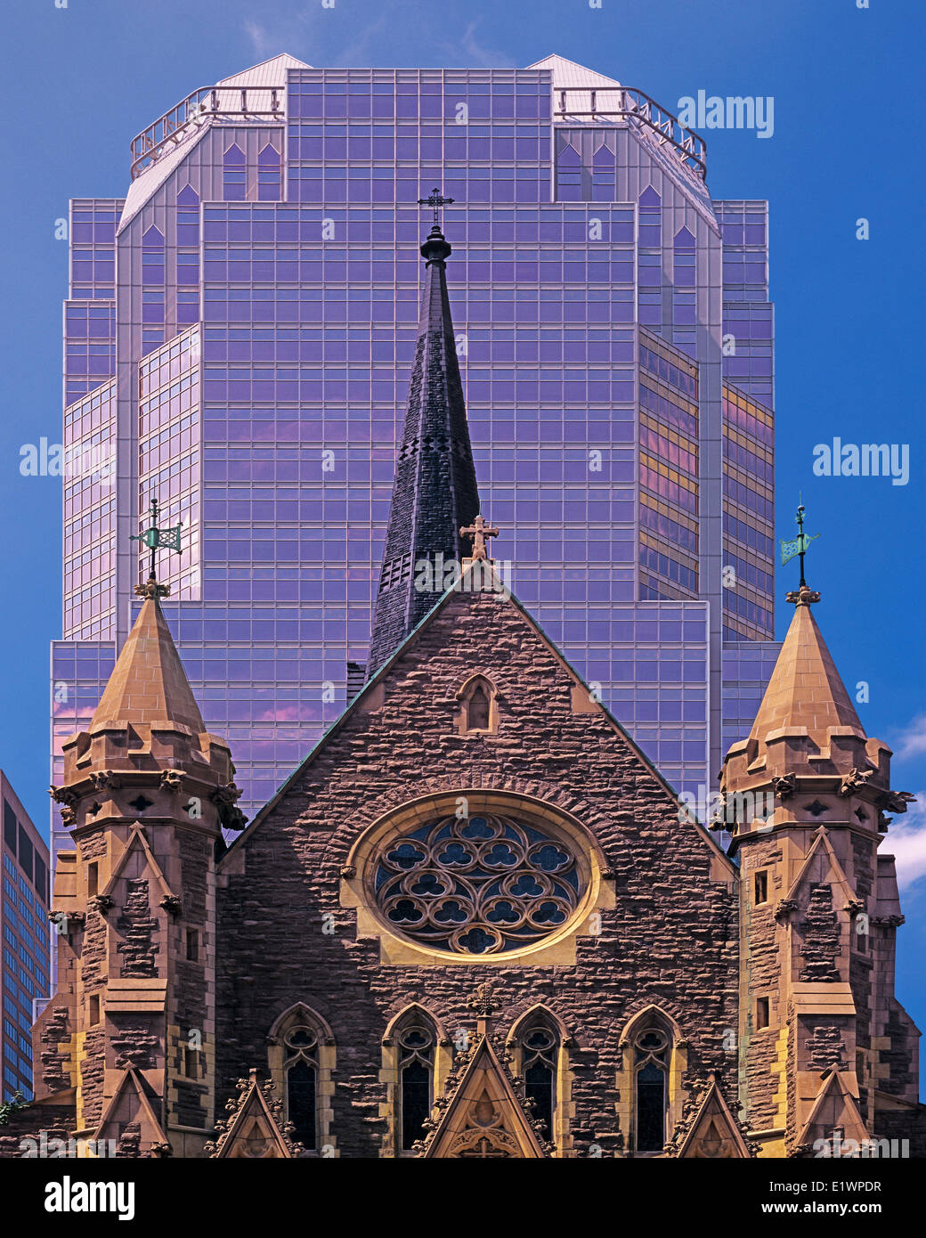 CHRIST CHURCH CATHEDRAL AND KPMG TOWER, MONTREAL, QUEBEC, CANADA Stock Photo