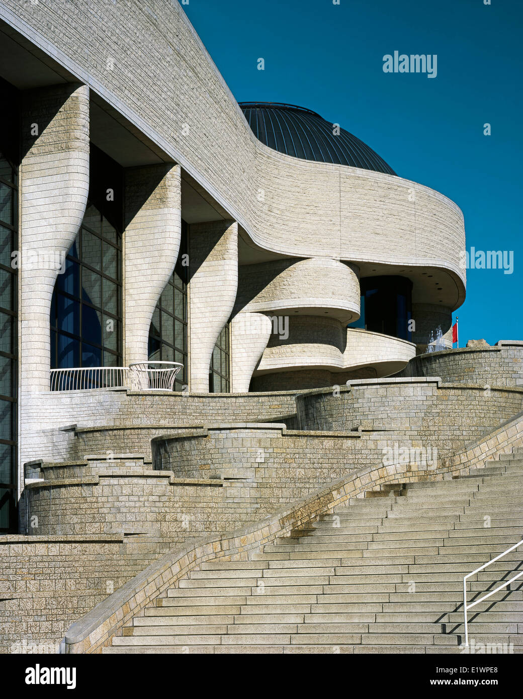 MUSEUM OF CIVILIZATION, SOUTH STAIRCASE, GATINEAU, QUEBEC, CANADA Stock Photo