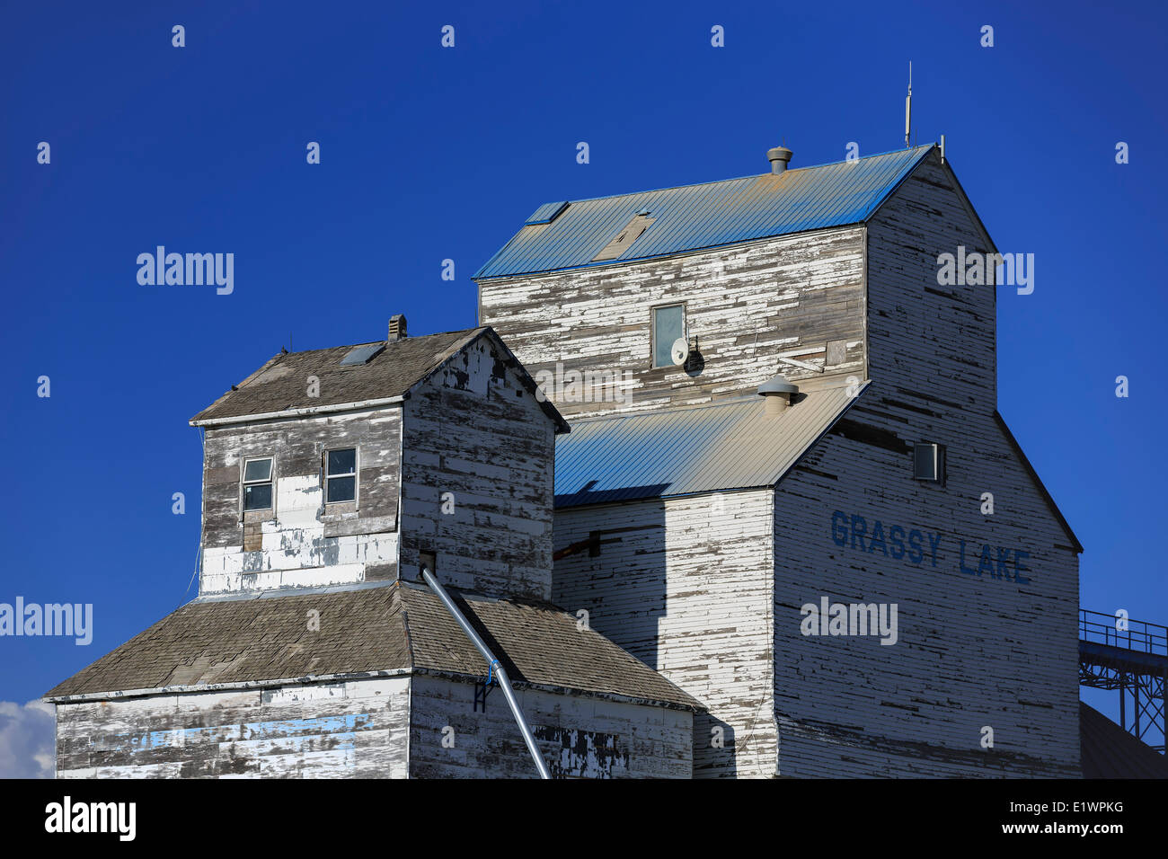 Dilapidated grain elevator, Grassy Lake, Alberta, Canada Stock Photo