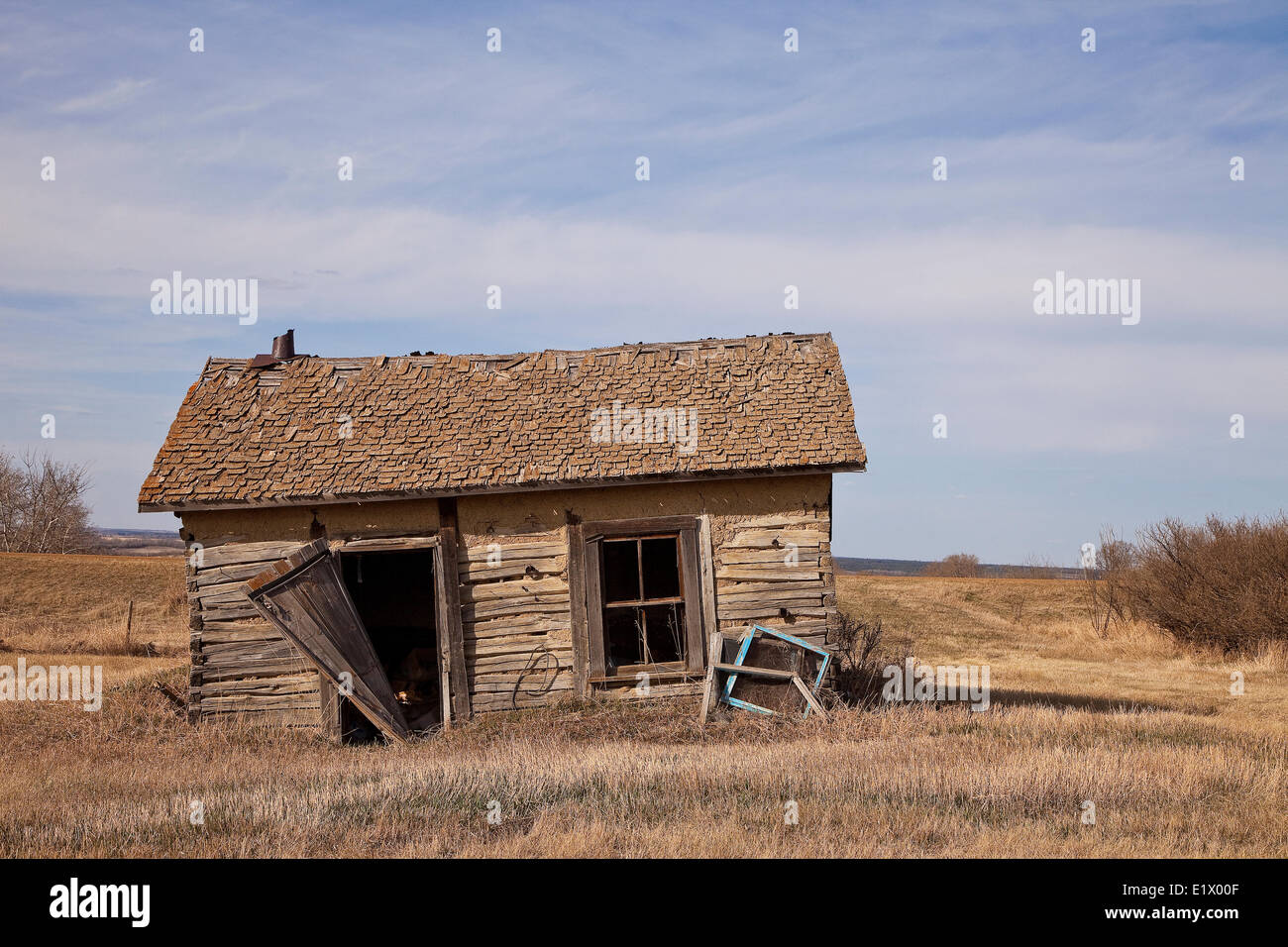 Abandoned farmhouse, rural Alberta, Canada Stock Photo Alamy