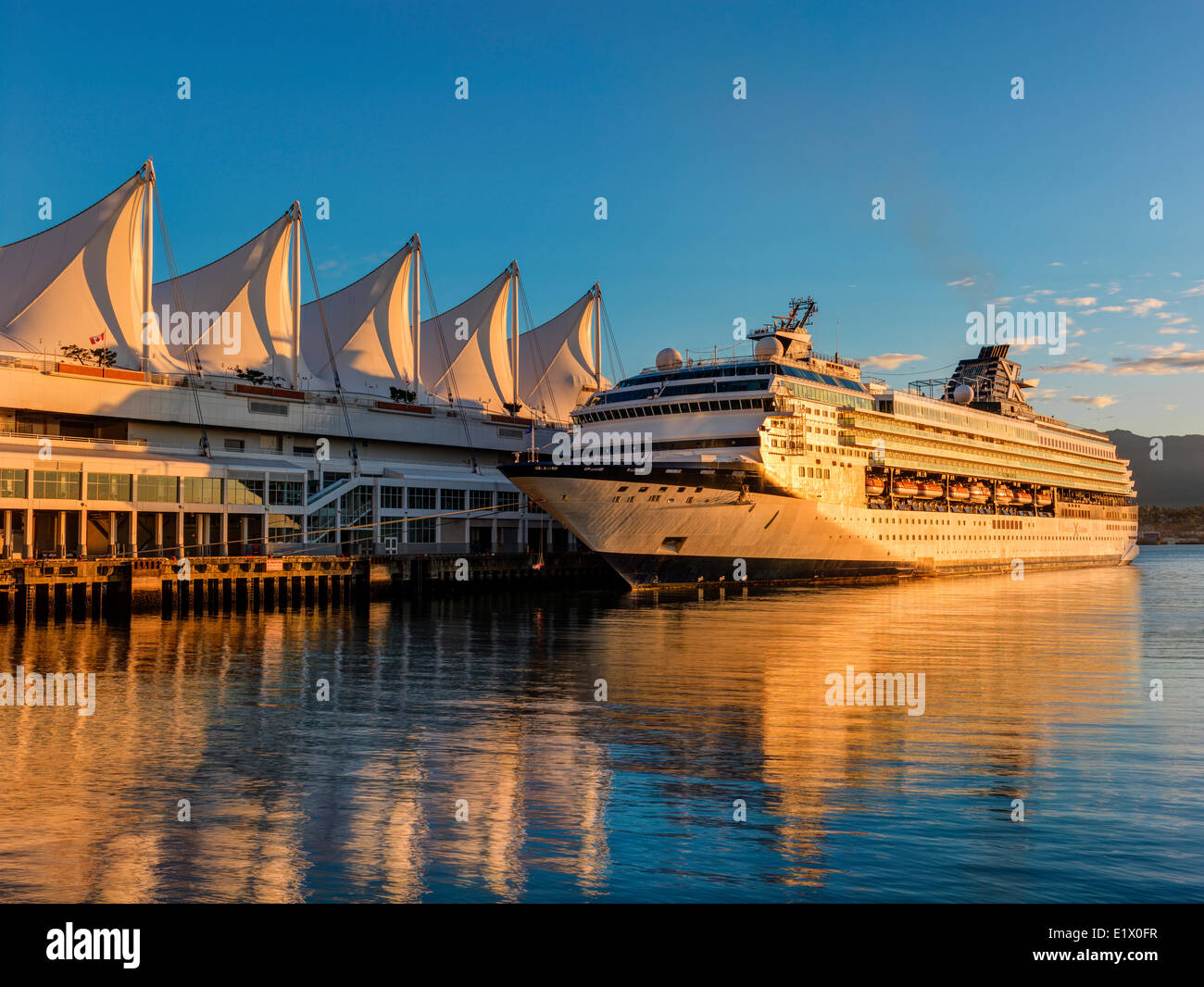 Cruise Ship at sunrise. Canada Place, Vancouver, British Columbia, Canada Stock Photo Alamy