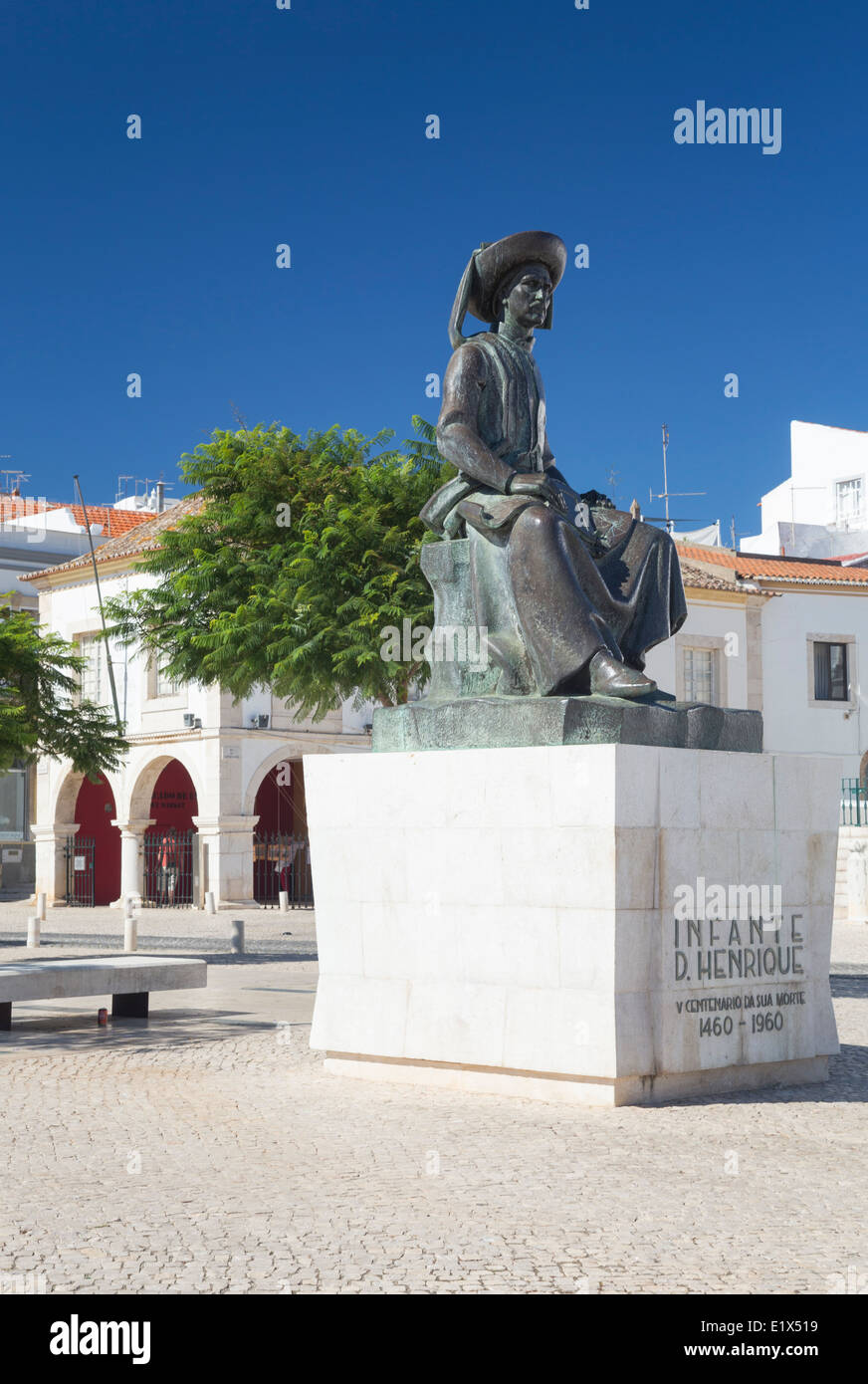Statue of Prince Henry 'the Navigator' Lagos, Algarve, Portugal Stock Photo