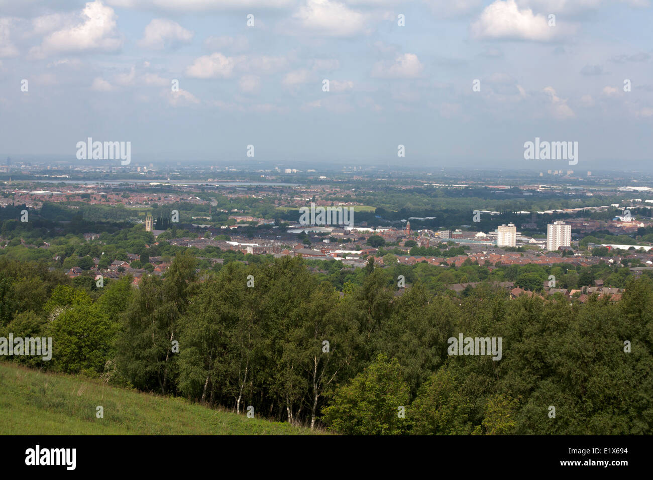 View towards Debdale Reservoirs and Manchester from Low between