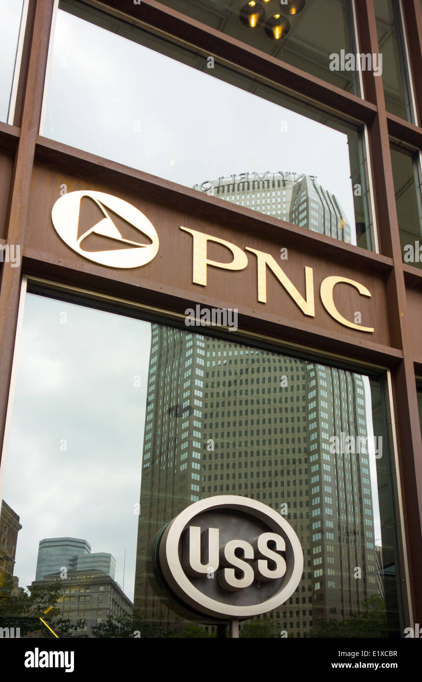PNC financial services group building in Pittsburgh PA Stock Photo Alamy