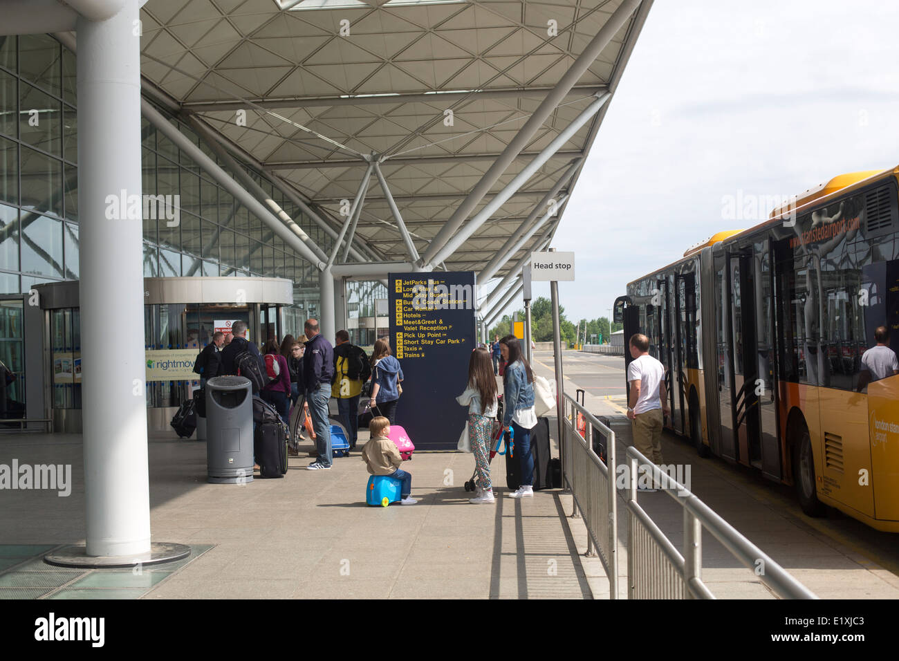 Drop off area parking terminal bus departures Stock Photo Alamy