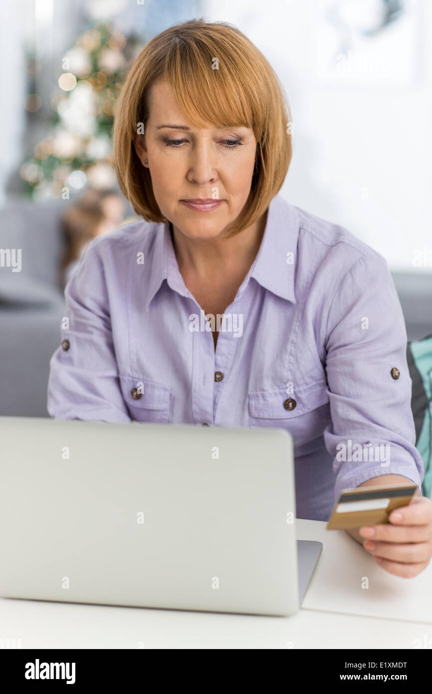 Mature online hires stock photography and images Alamy