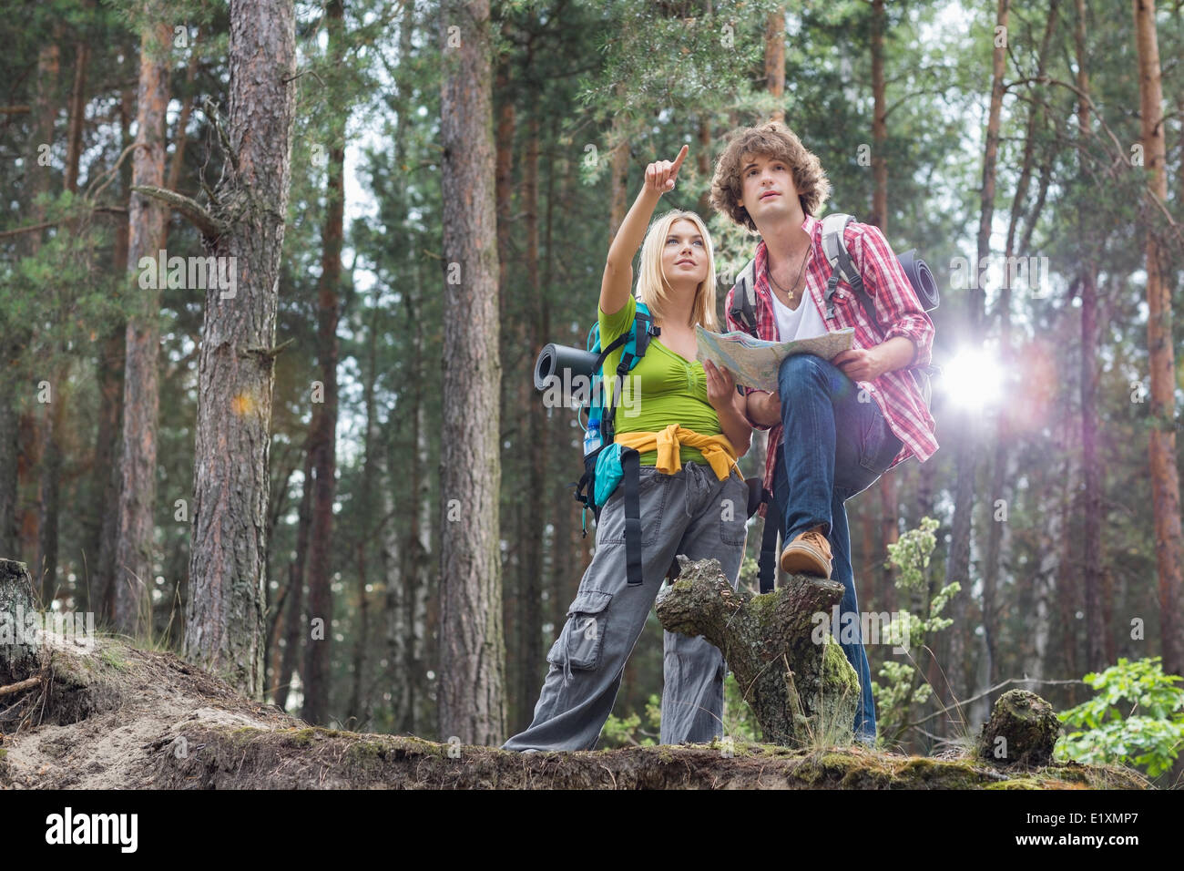 Young couple map hi-res stock photography and images - Alamy