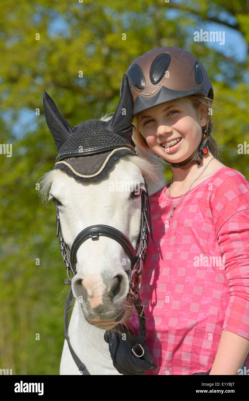 Eleven year old girl hi-res stock photography and images - Alamy