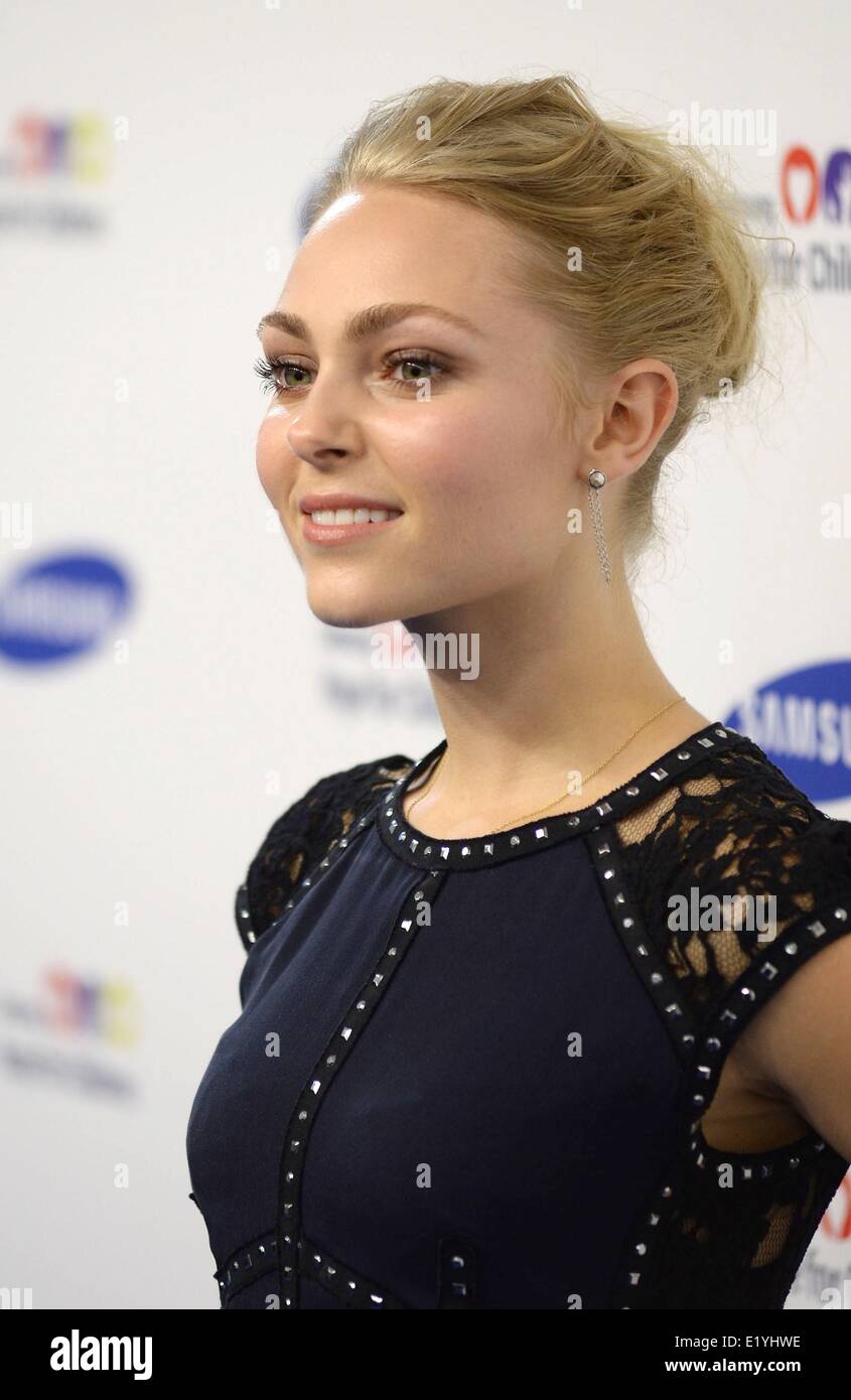 AnnaSophia Robb at arrivals for Samsung Hope for Children Gala 2014