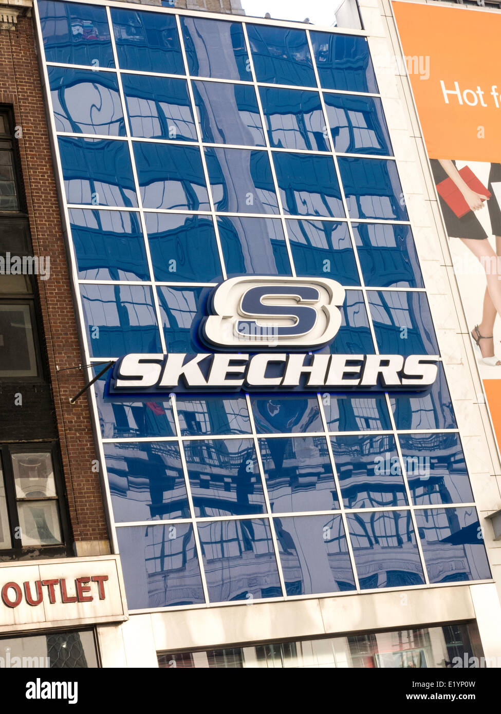 Skechers shop hi-res stock photography and images - Alamy