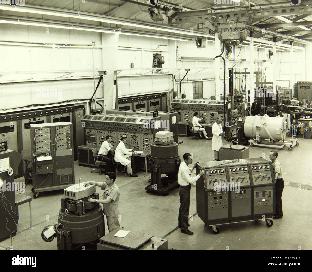 1950s space programs hi-res stock photography and images - Alamy