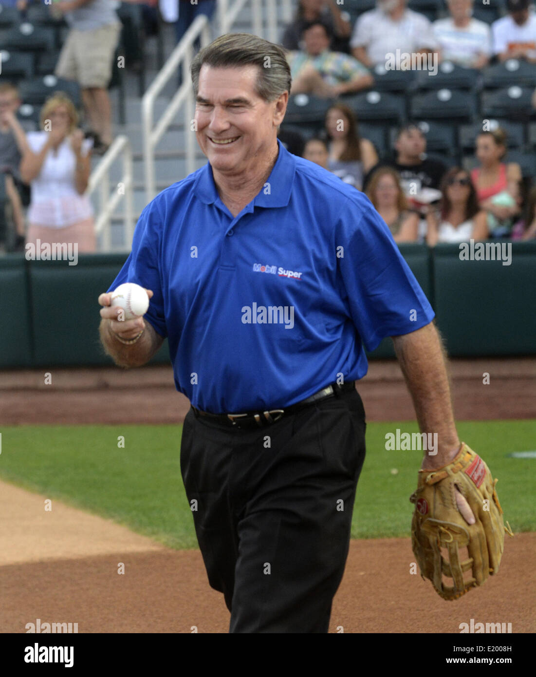 Usa. 11th June, 2014. SPORTS -- Baseball legend Steve Garvey, walks the ...