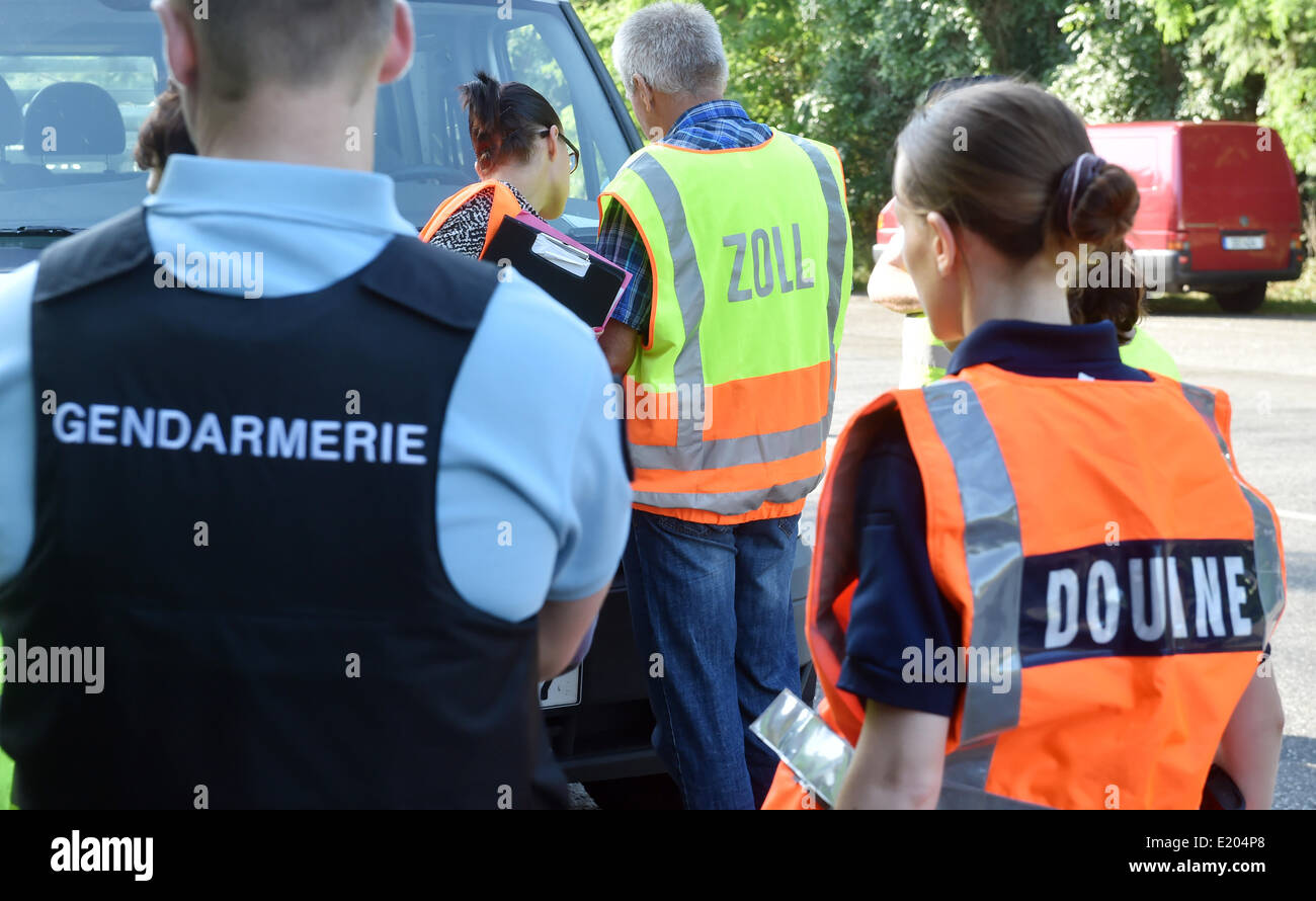 Iffezheim Germany 12th June 14 Customs And Police Officers Hold Cross Border Controls At The German French Border Near Iffezheim Germany 12 June 14 The Action Should Fight Black Labor And Illegal Employment Photo
