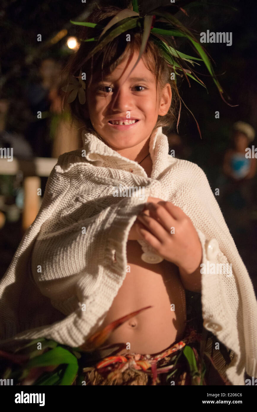 Atiu Island. Cook Island. Polynesia. South Pacific Ocean. Children dressed in traditional Polynesian dances and interpret Polyne Stock Photo