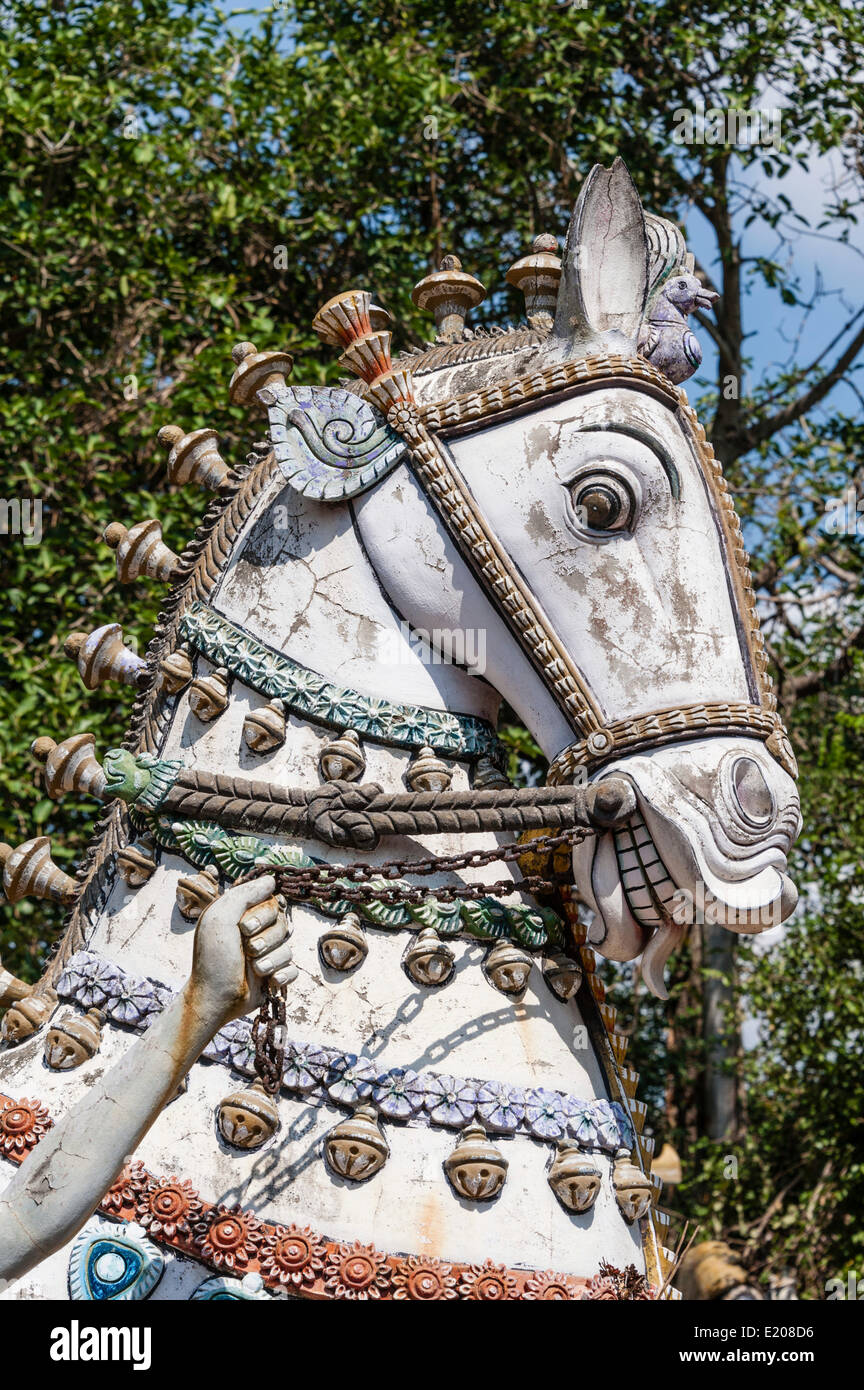 Decorated horse statue, temple for the god Madurai Veeran, Mandavi ...