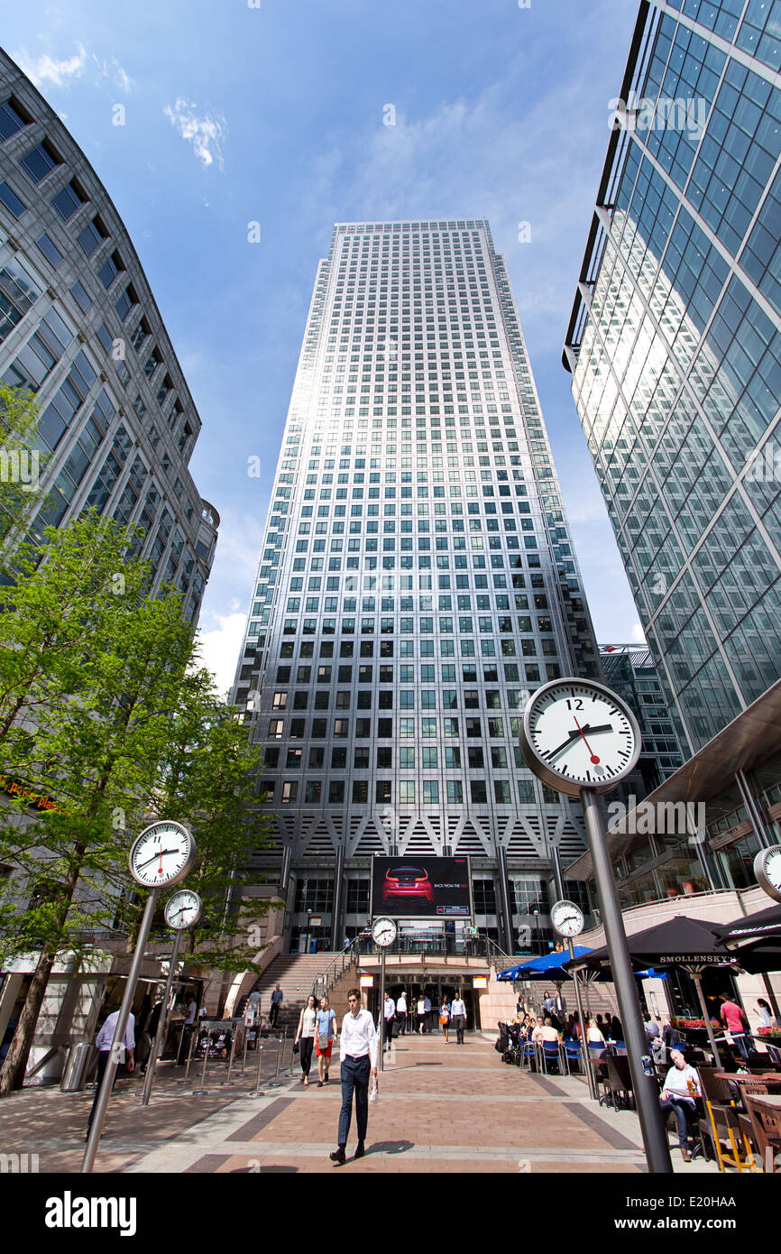One canada square canary wharf hi-res stock photography and images - Alamy