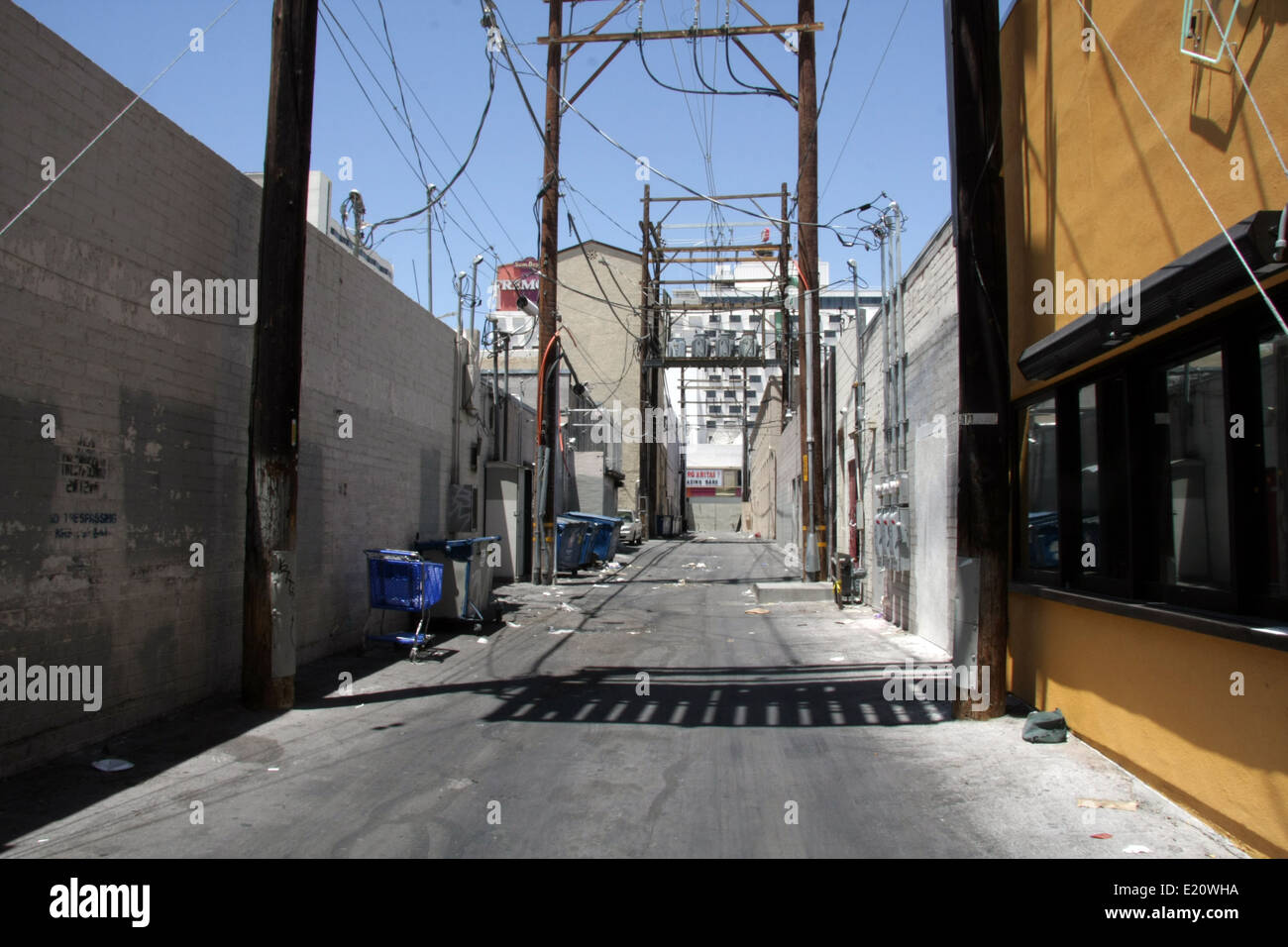 dangerous back street alley way in Las Vegas, USA Stock Photo Alamy
