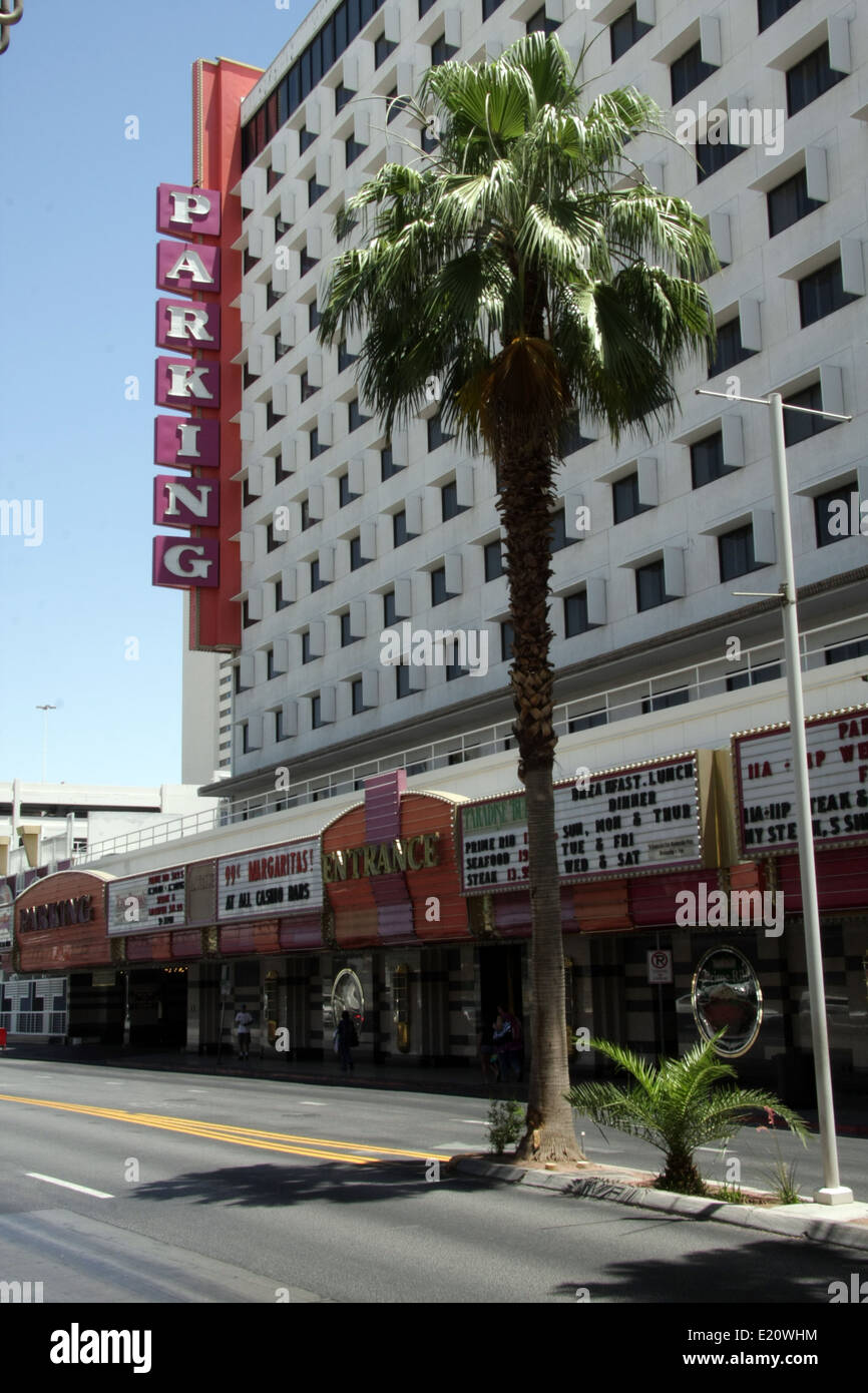 Valet parking car hires stock photography and images Alamy