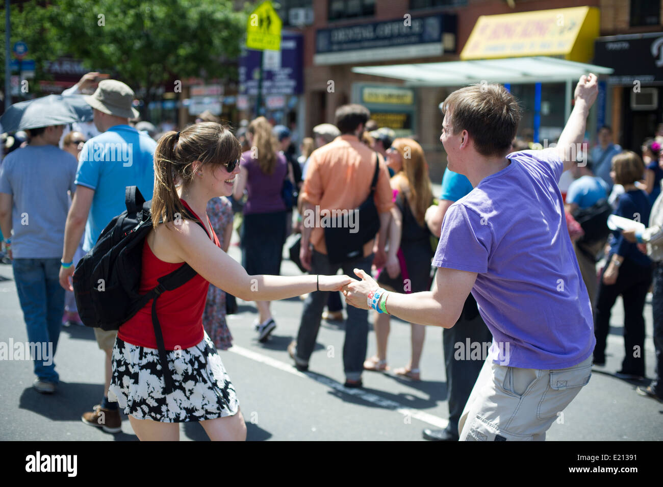 Hundreds of Lindy Hop enthusiasts converge on Harlem in New York Stock Photo